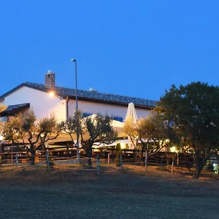 Monte Rosso Bed & Breakfast 4*